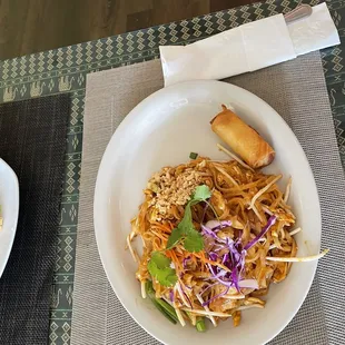 Lunch special with pad thai