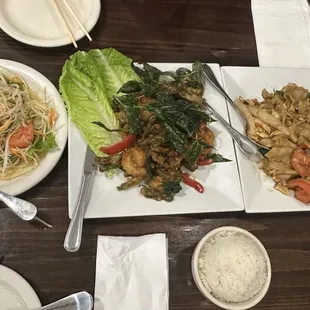 Papaya Salad, Crispy Basil Shrimp and Drunken Noodle w chicken