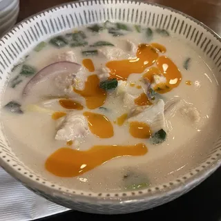TOM KHA