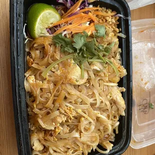 Chicken pad thai