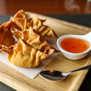 chicken wings and fried chicken, food