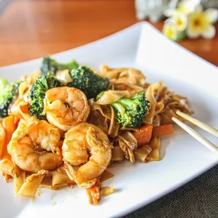 ramen and noodles, noodle dish, noodles, ramen, noodle soup, food