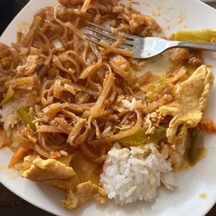 33. Pad Thai, Yellow curry