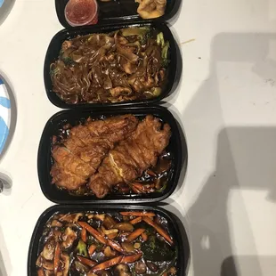 Crab Rangoon, drunken noodle, almond chicken, pad pak