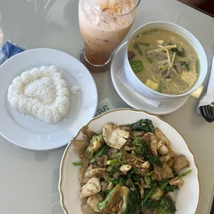 Ordered drunken noodles and green curry!