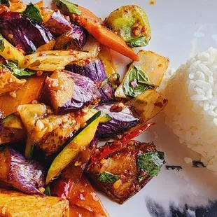 Basil eggplant with crispy tofu - spicy