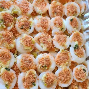 Beautiful tray of  yummy mungbean , shrimps, onion rice cakes with fishsauce. I couldn't resist 6/27/24