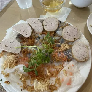 Banh cuon đặt biệt $16