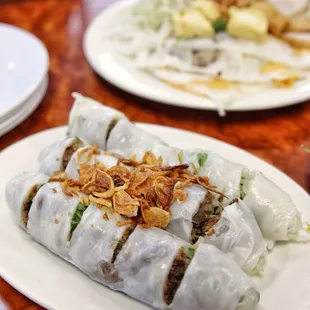 Bánh Cuốn Thịt Nướng