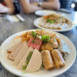 Bánh Cuốn Tây Hồ Đặc Biệt. House special banh cuon.