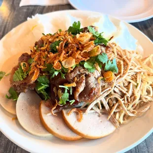 Banh cuon bi cha thit nuong