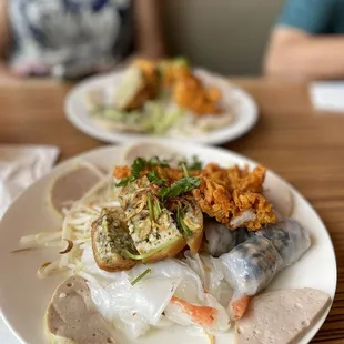 Bánh cuốn dặc biệt tây hồ