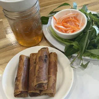 4 Egg Rolls