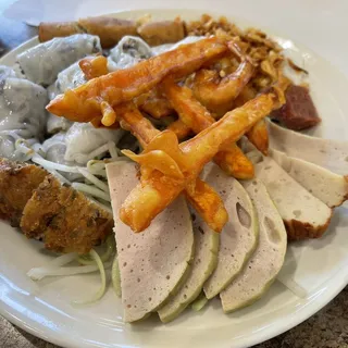 Banh Cuon Thit Va Banh Uot