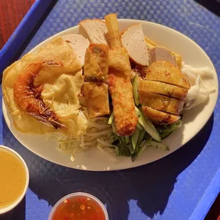 Banh Cuon Dac Biet, sauce + hot tea included (12/2024)