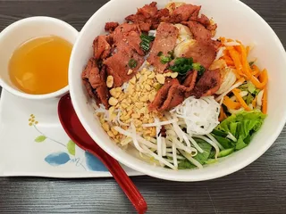 Banh Mi Che Cali Bakery & Restaurant