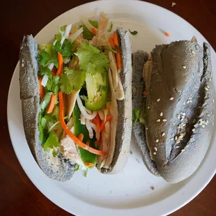 C6 Pork rolls charcoal bread