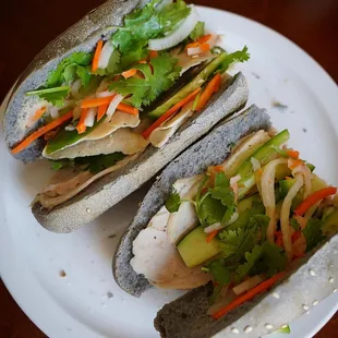 C6 Pork rolls charcoal bread