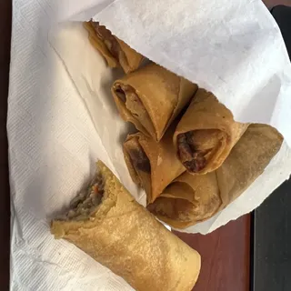 6 Egg Rolls