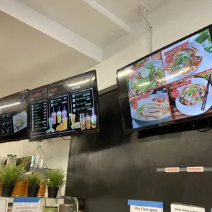 Smoothies, Thai tea &amp; Pho