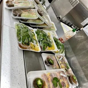 Rice paper rolls to-go