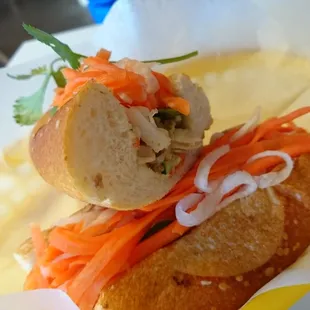 Chicken bahn mi