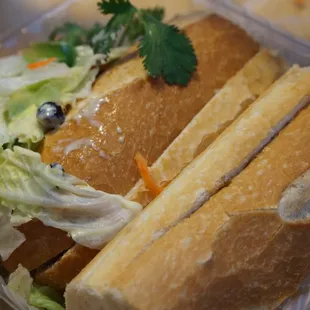 Xiu mai meat ball banh mi