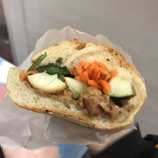 6. Banh Mi Thit Kho Trung