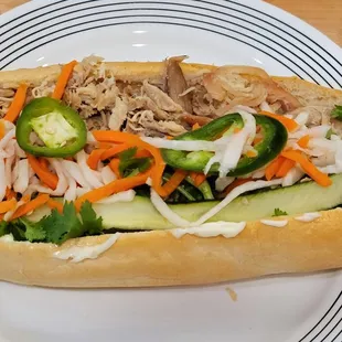 Bánh Mi Chicken with vegetables.
