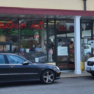 Store entrance/exit door