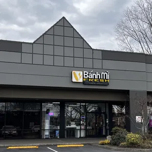 Store front of Banh Mi Fresh