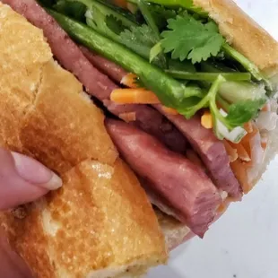 Nem Nuong Banh Mi