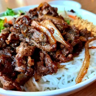 Grilled Pork with Egg Roll Vermicelli Rice Noodle Dinner