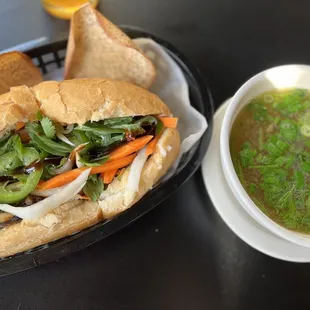 Pho dip Bahn mi