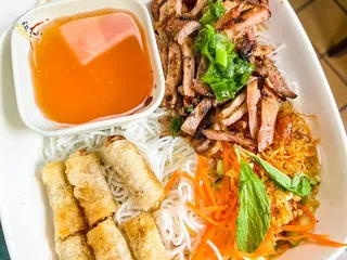 Sai's Vietnamese Restaurant & Bar