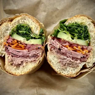 two halves of a sandwich