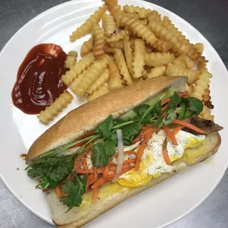 B4. Fried Egg Banh Mi