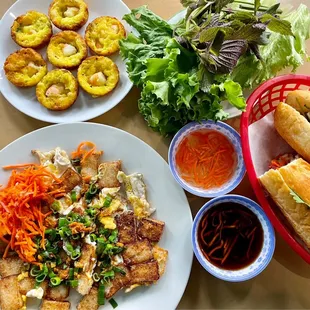 We are back!  Bot chien, banh khot and grilled pork banh mi