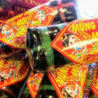 Banh Tet (Cylindrical Sticky Rice Cake)