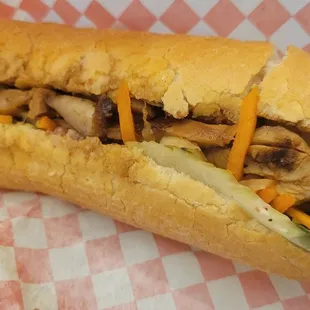 chicken banh mi