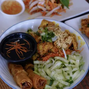 Vermicelli Bowl (Tofu) - IG: @nelson_eats