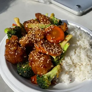 Sesame chicken with white rice