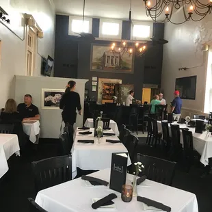 he dining room