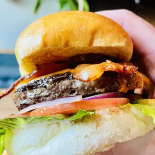 BH Classic Wagyu burger