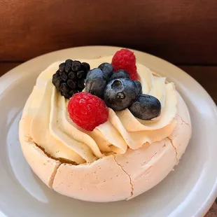 Pavlova with Chantilly Cream