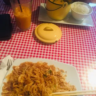N1. Pad Thai Dinner