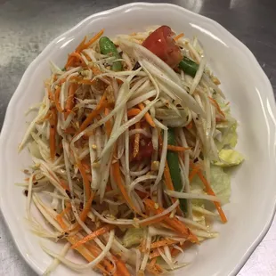 Somtom ( green papaya salad)