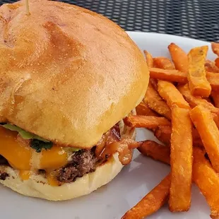 Cheeseburger in Paradise  with sweet potato fries