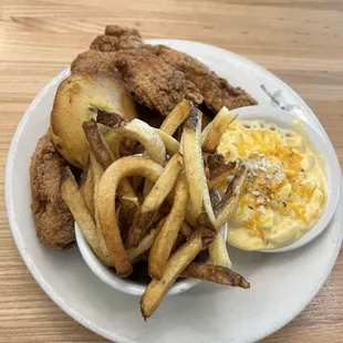 GF: Chicken tenders, Mac n cheese, jalapeño corn bread, fries