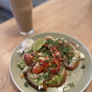 Avo toast and smoothie